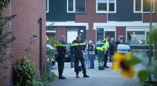 Sparatoria in strada a Dordrecht, in Olanda. «Almeno tre morti»