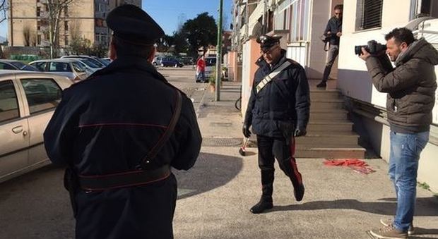Napoli, guerra fra clan: ucciso a colpi di arma da fuoco davanti casa. È la terza vittima in 24 ore