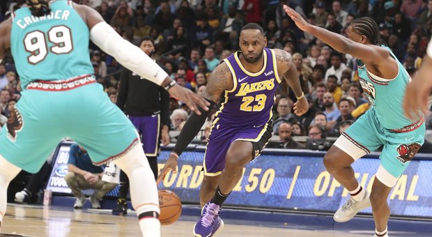 Nba, Memphis ko: i Lakers non si fermano