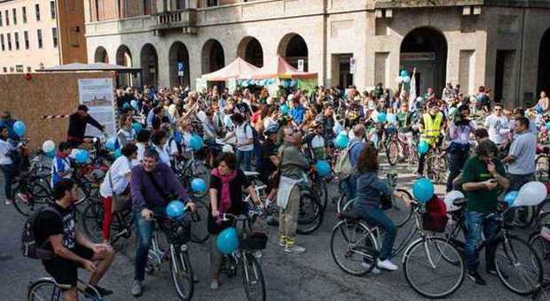 Greenpeace, migliaia in bici per salvare l'Artico da Roma a Buenos Aires