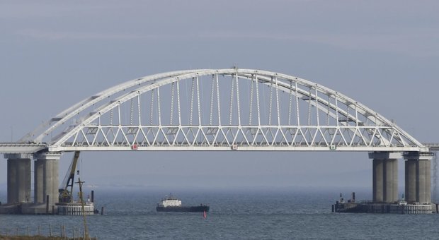 La crisi in Crimea: gli Usa inviano una nave da guerra nel mar Nero
