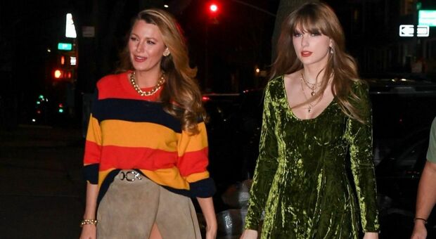 Taylor Swift sempre più star: incassi record tra musica e cinema ma indossa un abito da 65 euro
