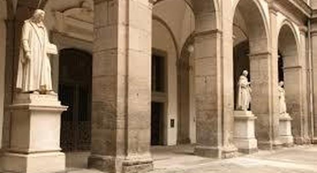In scena alla Biblioteca Universitaria la storia di Napoli e la poesia musicale di De Luca