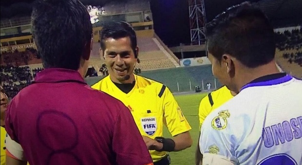 Bolivia: «Maglie uguali agli avversari», comprano quelle della Roma e perdono 4-0