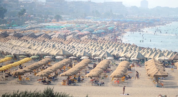 Pescara, addio divieti: ora il mare è tutto pulito