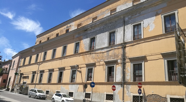 L'ex ospedale di Civita Castellana in rovina: l'allarme di Italia Nostra