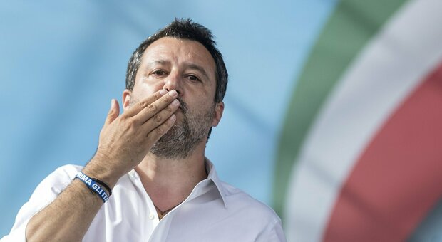 Salvini, scontro con le toghe: «Rispettino la Costituzione»