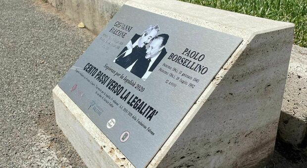 Pietre d'inciampo alla Sapienza per ricordare le vittime degli attentati di mafia