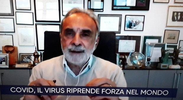 Alberto Matano, il prof. Remuzzi a Vita in Diretta: «Verso casi zero. I nuovi positivi? Potrebbero avere bassa carica virale»