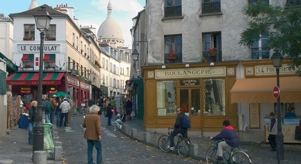 A Parigi in cerca del fascino bohemien di vicoli e botteghe di Montmartre