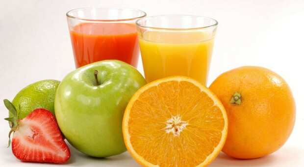 Curcuma, cavoli e arance, niente alcol e caffeina: i consigli degli esperti per una dieta invernale anti-endometriosi
