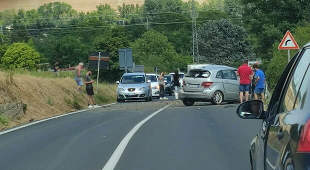 Incidente mortale a Sferracavallo di Orvieto, operaio di 42 anni sbanda con l'auto e finisce fuori strada