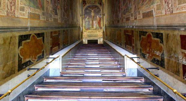 Roma, restaurata la Scala Santa: i gradini potranno essere ammirati fino alla Pentecoste