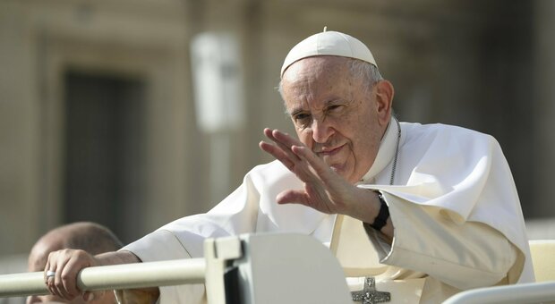 Papa Francesco: «Pornografia digitale, vizio anche di suore e preti»