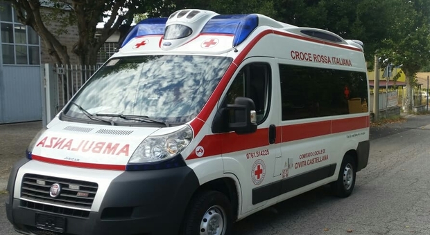 La nuovissima ambulanza della Croce rossa inutilizzata