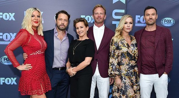 Fox lancia il nuovo teaser di Beverly Hills 90210, senza Luke Perry