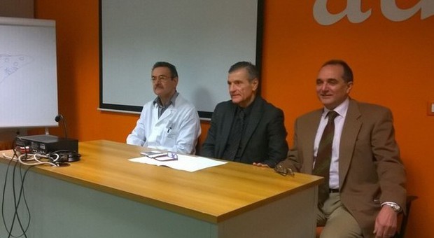 Il dottor Bruni, il direttore dellArea vasta Del Moro e il primario De Signoribus