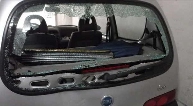Pagani, vandalizzata auto del manager del distretto sanitario: indagano carabinieri