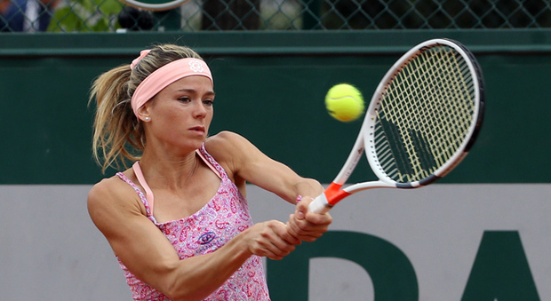 Camila Giorgi guadagna il secondo turno del Roland Garros: ha sconfitto la francese Alize Lim 6-3, 6-2