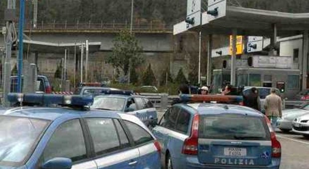Orvieto, malore per bimbo sull'A1 Staffetta della polizia stradale per portarlo in salvo fino a Genova