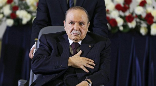 Bouteflika si dimette: era presidente dal 1999, fine di un'era
