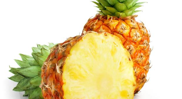 Ananas, le 11 proprietà benefiche: cura anche tosse e raffreddore