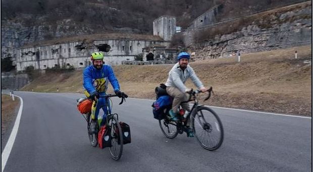 Omar Turrin e Christian Scariot, i due feltrini pronti ad avventurarsi verso la Mongolia in bicicletta