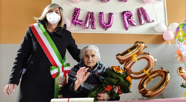 Nonna Laura con la vice sindaco Maria Innamorato