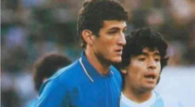 Ciro Ferrara e Diego Maradona in una foto d'archivio
