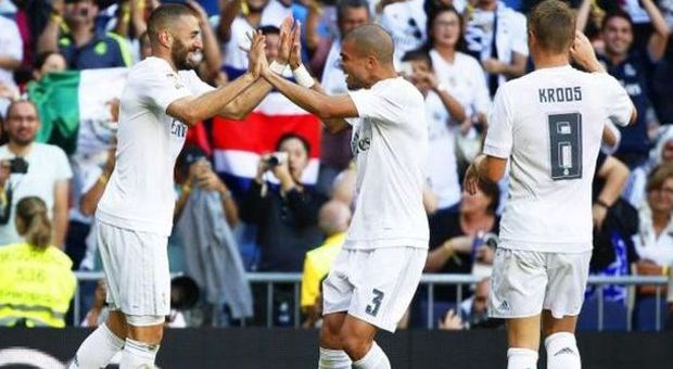 Liga, al Real Madrid basta Benzema per liquidare il Granada e volare in testa: Navas ancora imbattuto