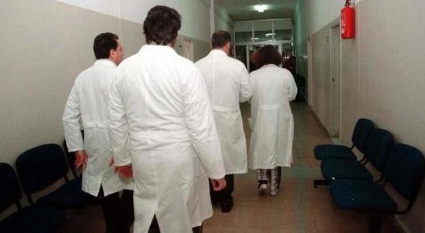 Anziano muore dopo la tracheotomia, ​dodici medici indagati a Caserta