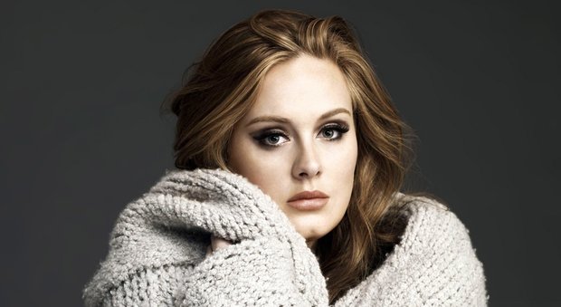 Adele: «Bevevo 10 tazze di tè al giorno, senza sono dimagrita 30 kg» 