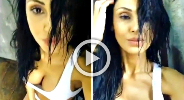 Anna Tatangelo, capelli bagnati e ricoperta d'olio: il video è super hot -Guarda