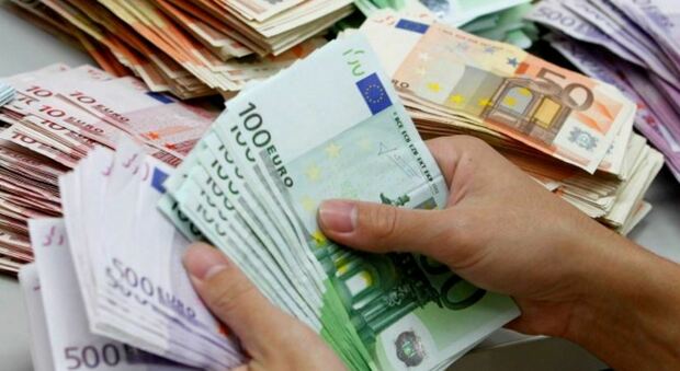 Furto di contanti per 150.000 euro in Croazia, arrestati due poliziotti e un carabiniere