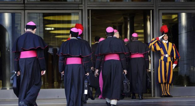 Migranti, i vescovi ci ripensano: «M5S fa propaganda, Roma al collasso per ben altro»