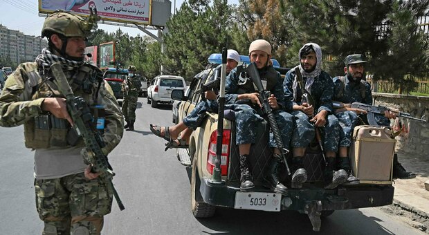 Afghanistan, 81 studentesse della Sapienza bloccate a Kabul. Il prorettore: «Rischiano rappresaglie»