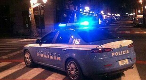 Napoli, arrestato mentre sta rubando su un'auto al Corso Vittorio Emanuele