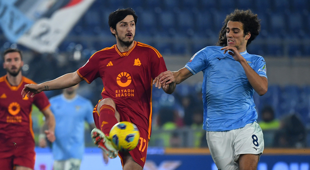 Lazio-Roma, finale infuocato con Pedro e Azmoun espulsi dopo un litigio: cosa è successo
