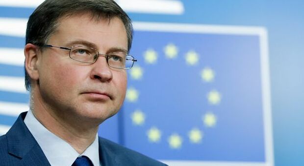 UE, Dombrovskis: "Commissione valuterà proroga a sospensione regole su aiuti di Stato"