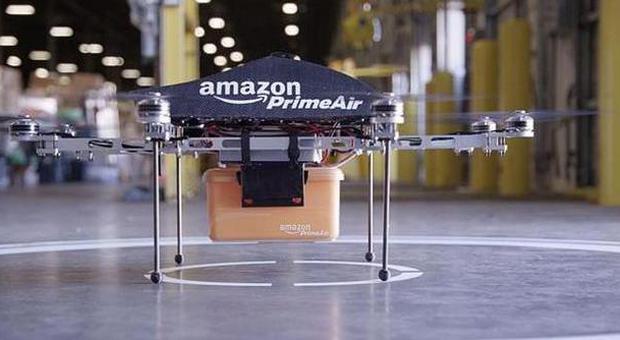 Amazon manda i droni per recapitare i pacchi, fra cinque anni gli aerei arriveranno a casa
