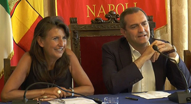 De Magistris sindaco di Napoli, il record dei 38 assessori: un volto nuovo ogni 100 giorni