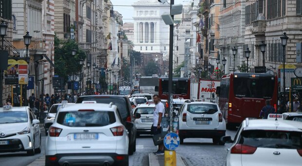 Paolo Cento: «Via Nazionale, no al tram, meglio autobus elettrici»