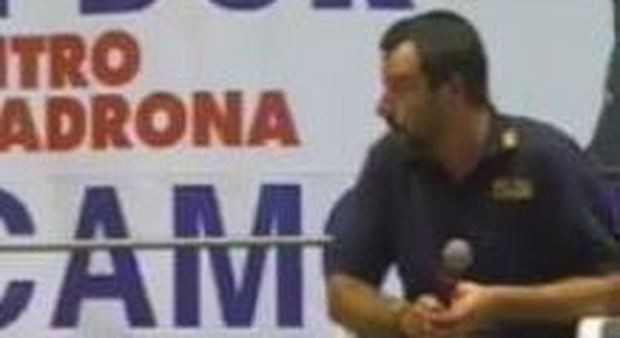 Sindacati di polizia attaccano Salvini: «Giù le mani dalla nostra divisa»