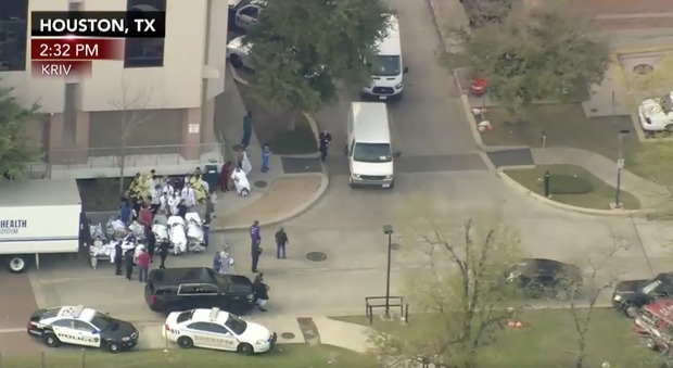 Sparatoria in ospedale a Houston, evacuati i pazienti -Guarda