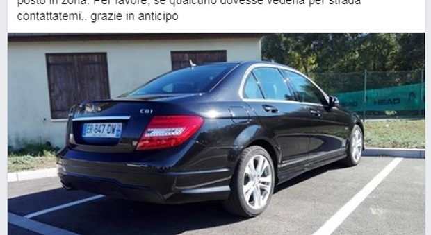 L'auto con targa francese rubata all'Appio