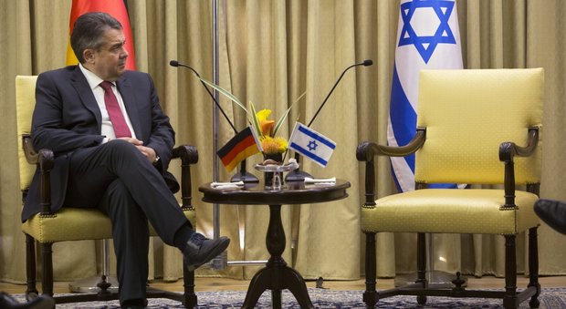 Merkel non arretra: difendiamo diritto a dialogo con Ong critiche verso Israele