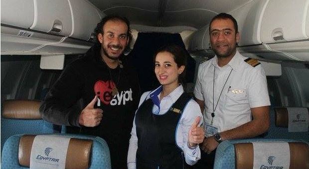 Una delle foto dell'equipaggio EgyptAir che circolano sui social network egiziani