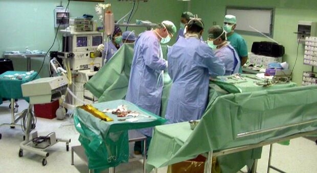 Donna morta in sala operatoria per un errore medico, chirurgo condannato a pagare 400mila euro