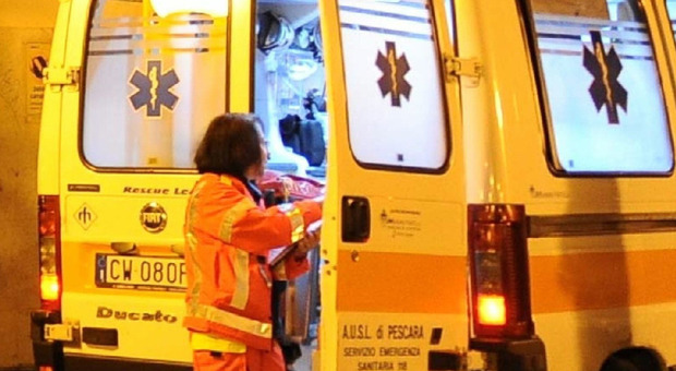 Un soccorso in ambulanza all'ospedale di Pescara