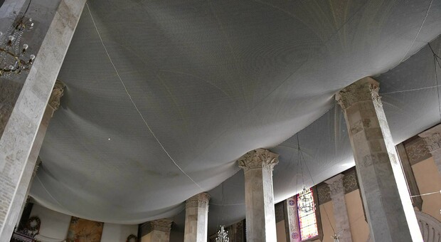 Ascoli, lavori al Duomo per renderlo più sicuro. Il tetto è da rifare. Cattedrale chiusa per un mese